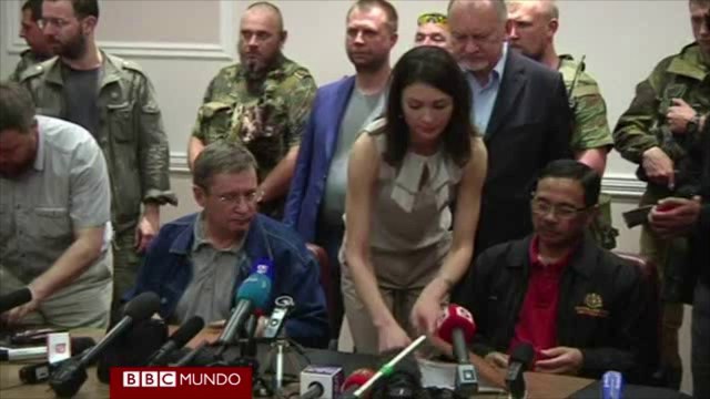 Rebeldes prorusos entregan las cajas negras a autoridades malasias