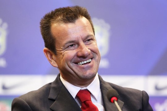 Ele voltou! Dunga é apresentado como novo técnico da Seleção