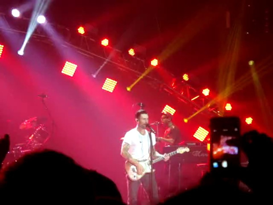 Maroon 5 - Shiver