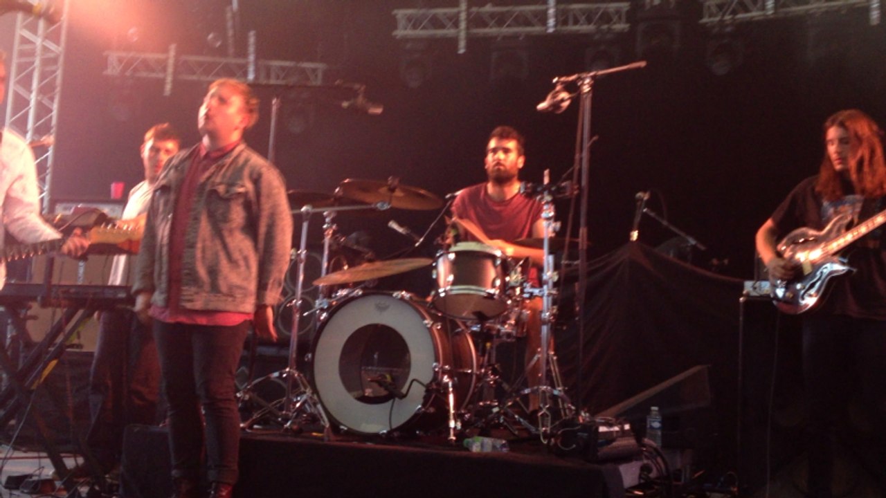 Von Pariahs a Poupet