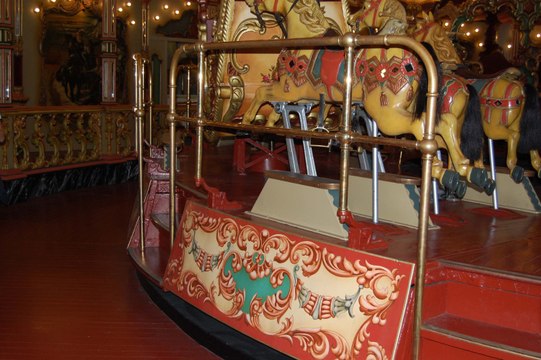 GOLDSTEEN Metal Manufacturing & Design producing brass caroussel balustrades.