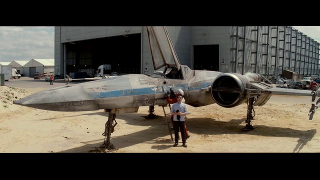 J.J. Abrams nous montre le nouveau X-Wing Fighter du futur Star Wars!
