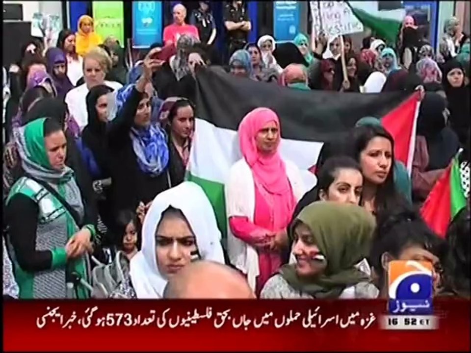 Thousand show support for Palestinians in Aylesbury, Buckinghamshire