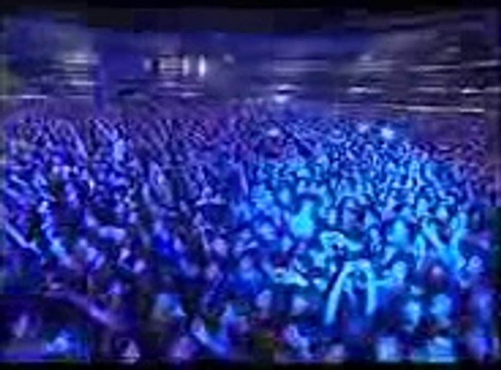 Noel Gallagher - Emotional version of Dont Look Back in Anger - Live