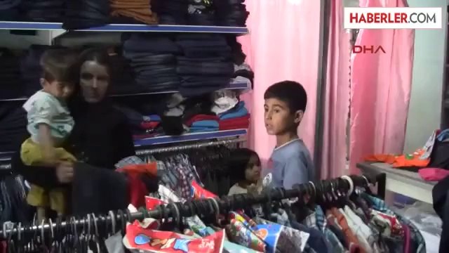 Akçakale Kaymakamlığı 153 Suriyeli Çocuğa Bayramlık Hediye Etti