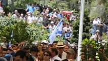 30,000 people at funeral of lone IDF soldier from Los Angeles