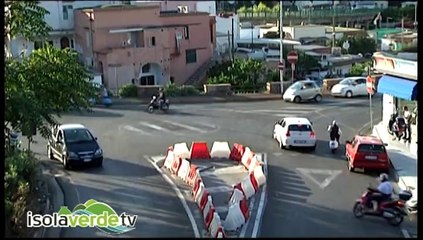 MANCA LA ROTATORIA, CHE CAOS  A PORTO D'ISCHIA