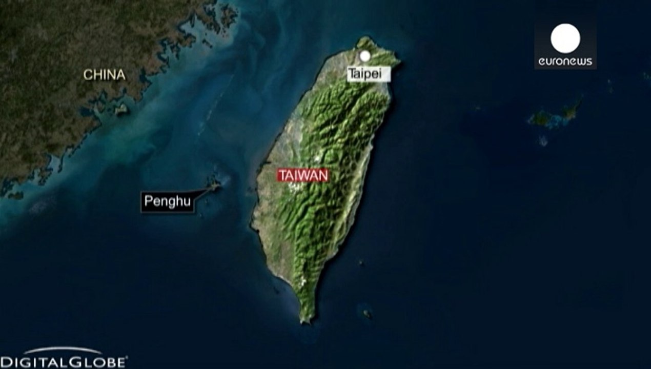TransAsia Airways plane crashes on landing in Taiwan kills dozens