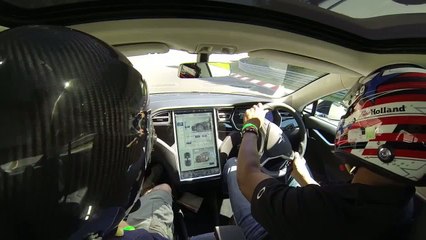 Un tour du Nurburgring en silence à bord d'une Tesla S