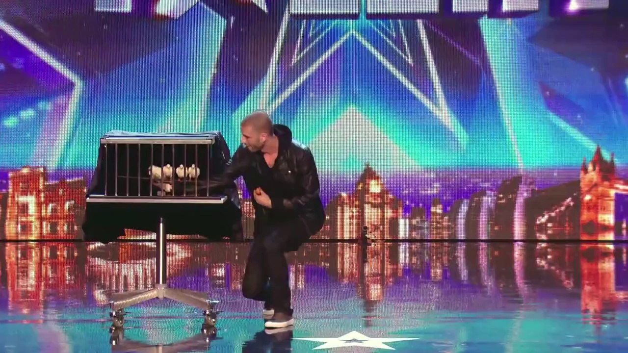 Must Watch - I have Never Seen this Magic, This Man was Awesome