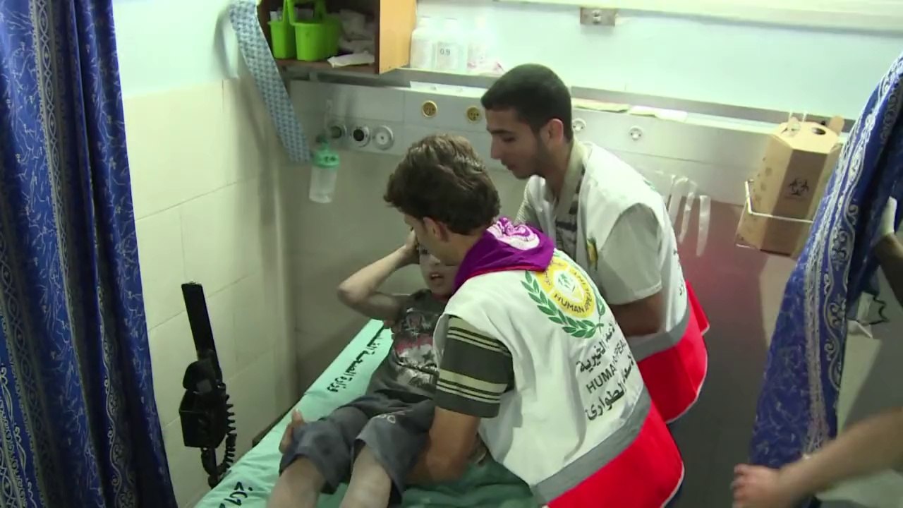 L'hôpital de Gaza submergé de blessés après des raids aériens