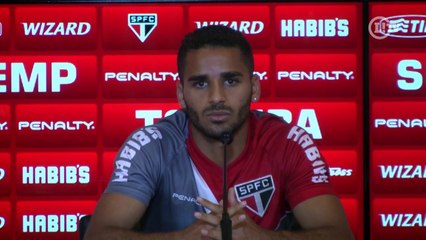 Douglas elogia Kaká e espera poder jogar ao seu lado