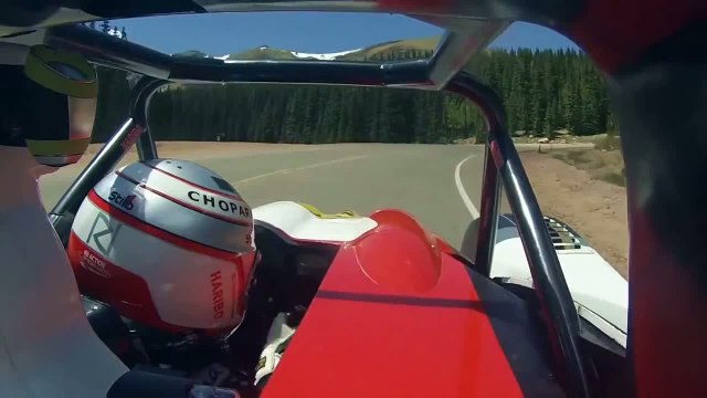 La montée victorieuse et en caméra embarquée de Romain Dumas à Pikes Peak