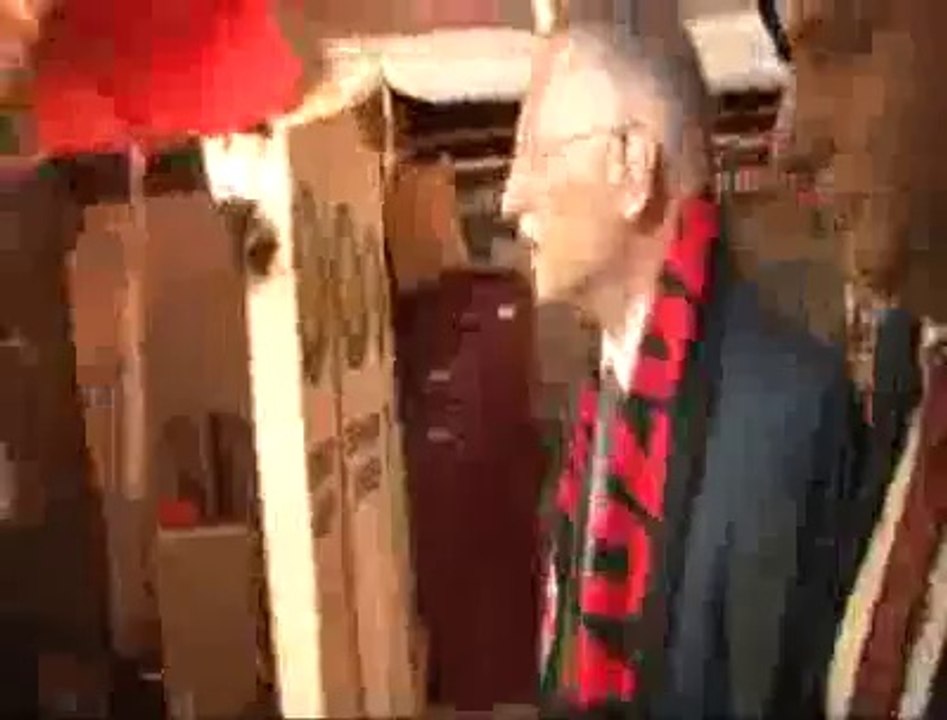 Ekmeleddin İhsanoğlu Esenler'de MHP'nin iftarına katıldı