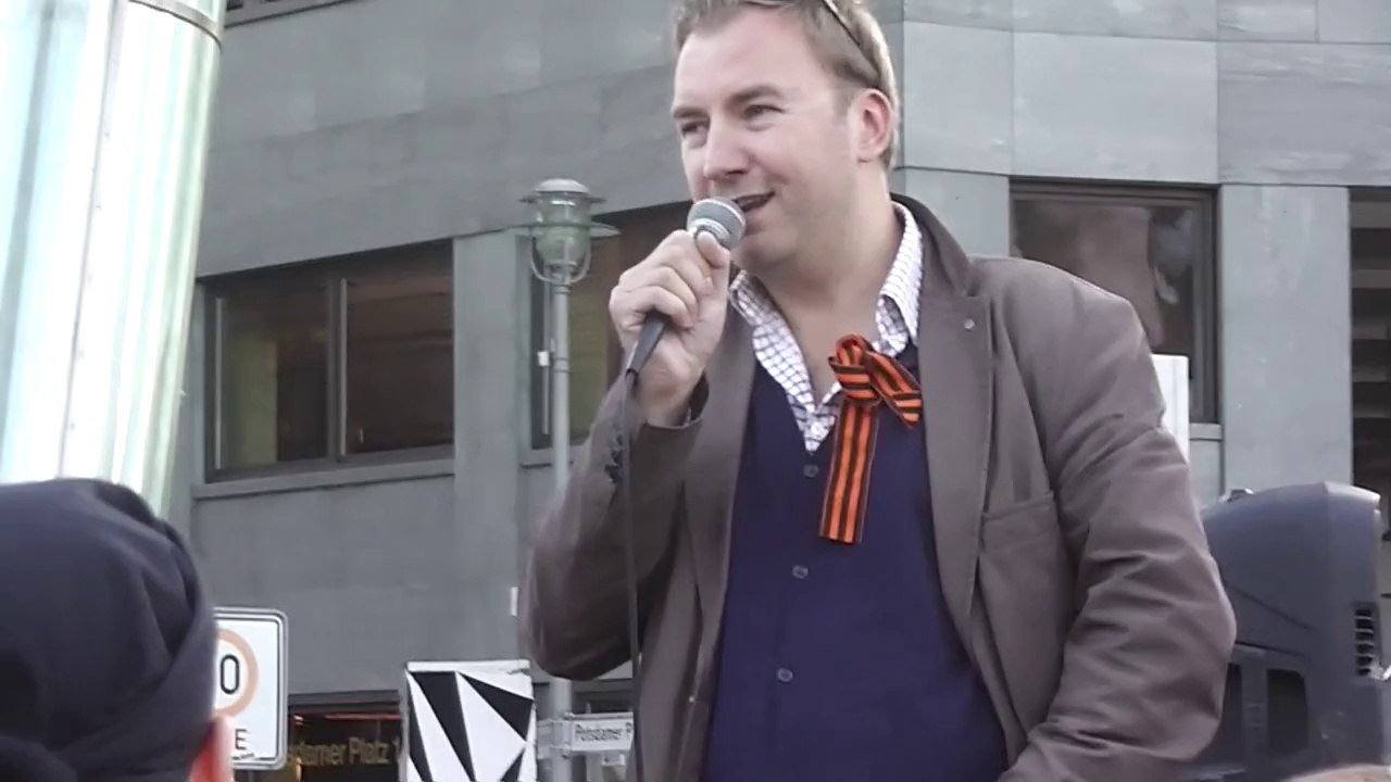 Mahnwache Berlin 23.06.2014 Stefan berichtet über der Situation in der Ukraine