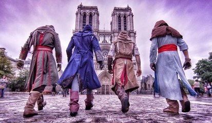 Parkour à Paris avec les personnages d'Assassin's Creed Unity.