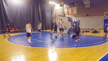 Rudy Gobert pète un gros dunk - Entraînement de l'Equipe de France - INSEP - 23 juillet 2014