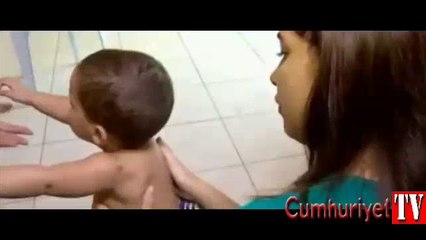 Otomobilin altında kalan bebeğin mucizevi kurtuluşu