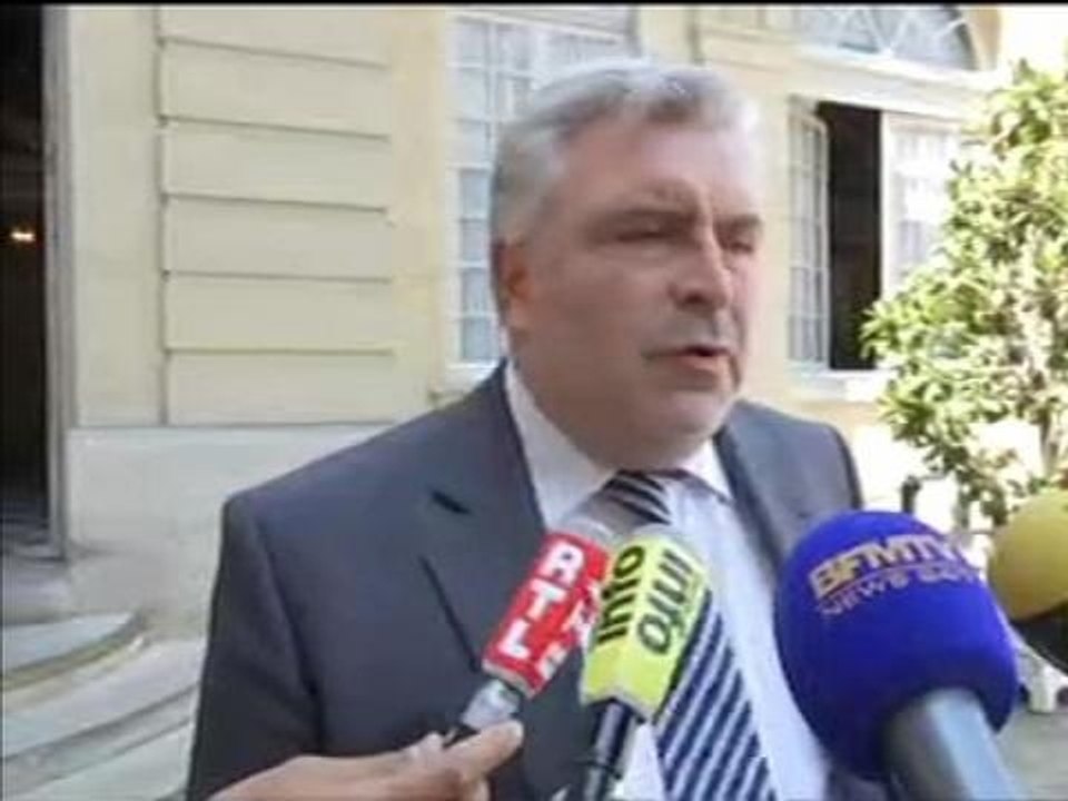 Avion Air Algérie disparu, Cuvillier: "Il y a des Français à bord, certainement en nombre" - 24/07