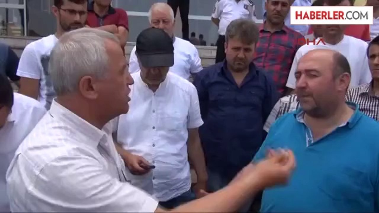 Madenciler, Bayram Öncesi Maaşlarının Ödenmesi İçin Eylem Yaptı