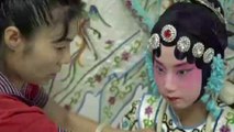 China's Peking Opera tries to charm new crowd