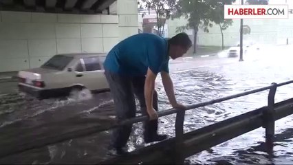 Aniden başlayan sağanak yaşamı olumsuz etkiledi -