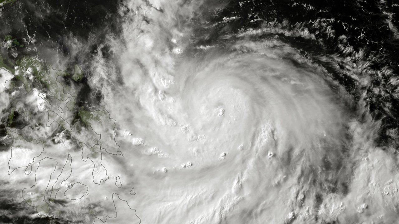 Typhoon shuts down Philippine capital