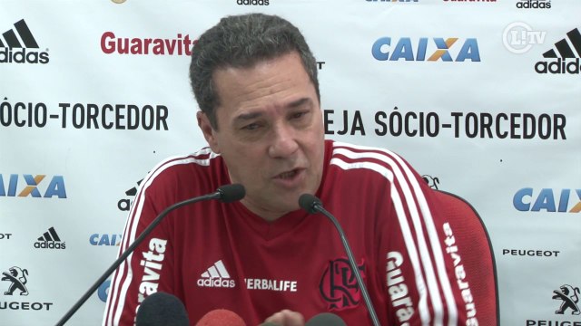 Vem novidade? Técnico fala sobre chances de reforços no Fla