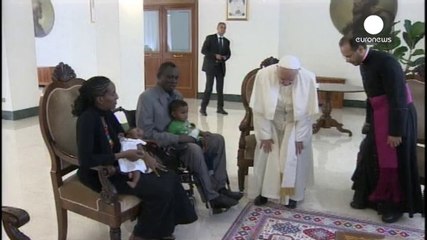 El Papa recibe a la mujer sudanesa que fue condenada a muerte por apostasía