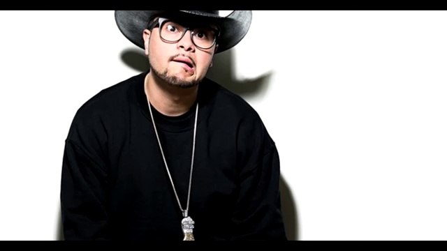 Chingo Bling - Woke Up Working Like A Mexican (Lyrics / Paroles)