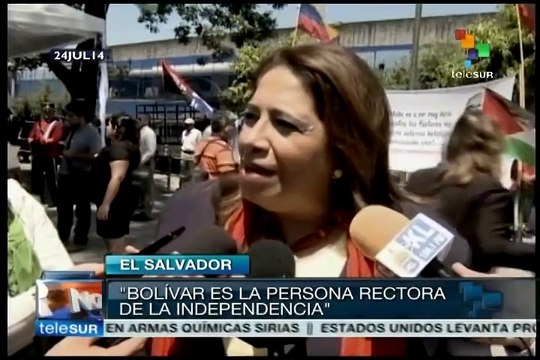 Salvadoreños celebraron los 231 años del natalicio de Bolívar