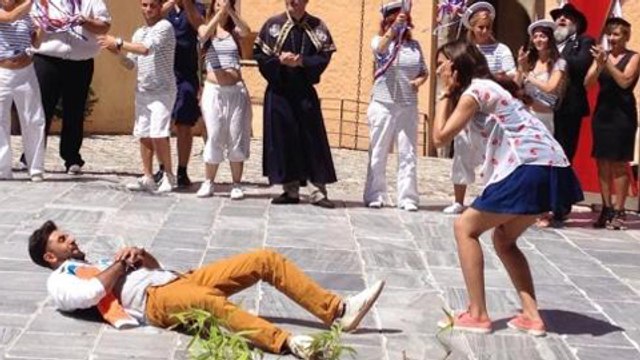 Deepika Padukone and Ranbir Kapoor's Nagin Dance in Tamasha