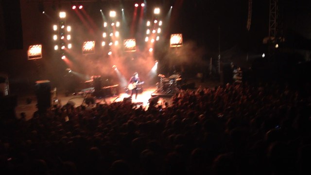 -M- reprend ses plus grands tubes