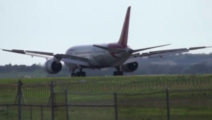Air India - Boeing 787 - landing in Melbourne - AUSTRALIA
