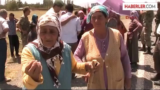 Iğdır'da Su İsteyen Köylü Kadınlar Karayolunu Trafiğe Kapattı