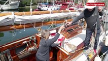 Temps Fête à Douarnenez. Des Anglais  venus en camion avec leur vieux bateau