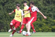 Chegou a hora! Kaká faz último treino aberto antes de reestreia