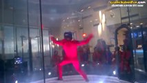Indoor Skydive Yaparken Örümcek Adama Bağlamak