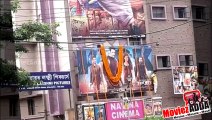 Fans Decorate Garlands On Salman Khan’s KICK Poster