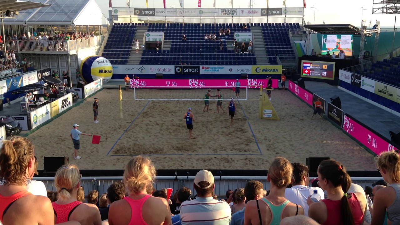 Ned vs SUI fin de 1è set Brouwer-Meeuwsen vs Chevallier-Strasser 2:0 (21-17 21-18)