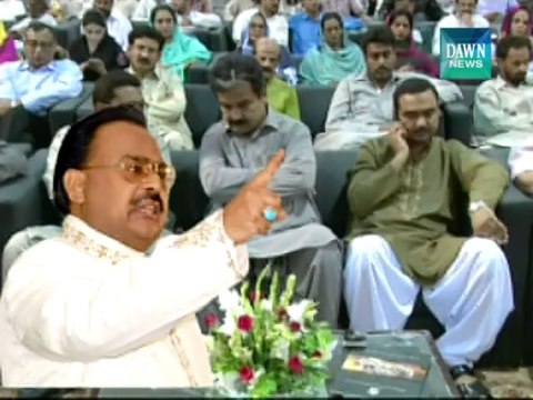 Altaf criticizes Nawaz for leaving Pakistan during Zarb-e-Azb