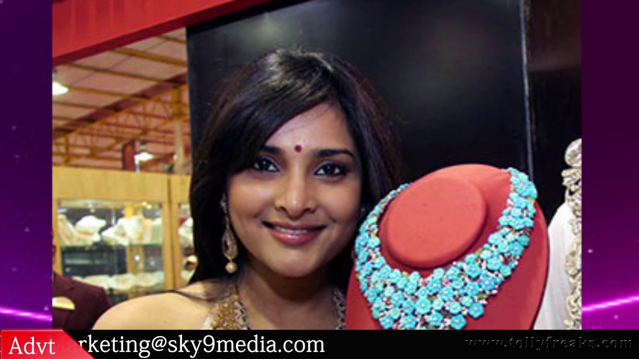 Divya Spandana  latest photoshoot videos 4--Divya Spandana photos