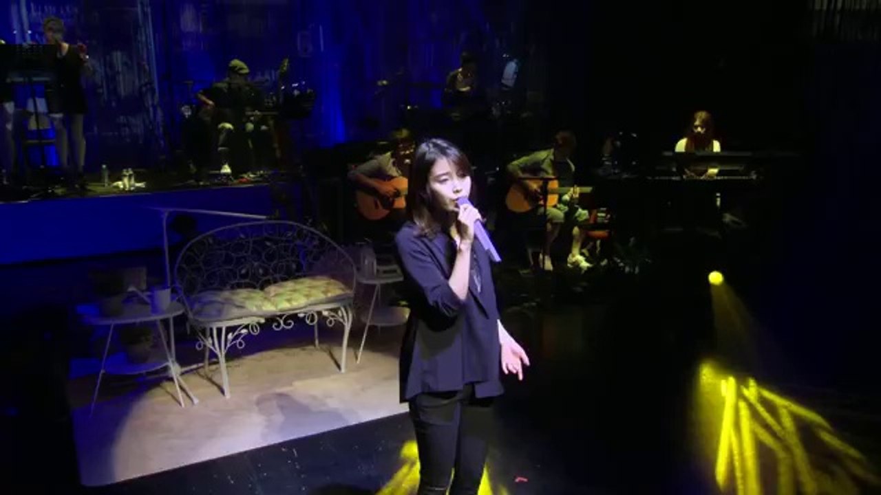 IU(아이유) Ep 3 - 2014 소극장 콘서트 라이브 _ Friday(금요일에 만나요)