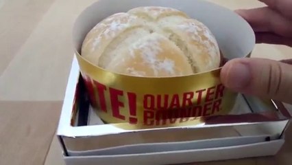 No JAPÂO a McDonald´s Vende um Hamburger de LUXO… Vê como vem Embalado.