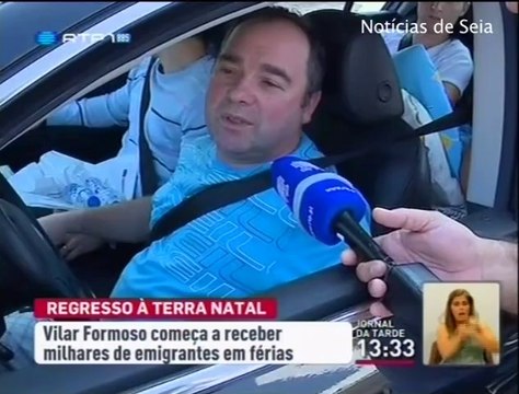 Emigrantes chegam a Portugal. O primeiro entrevistado é um senense