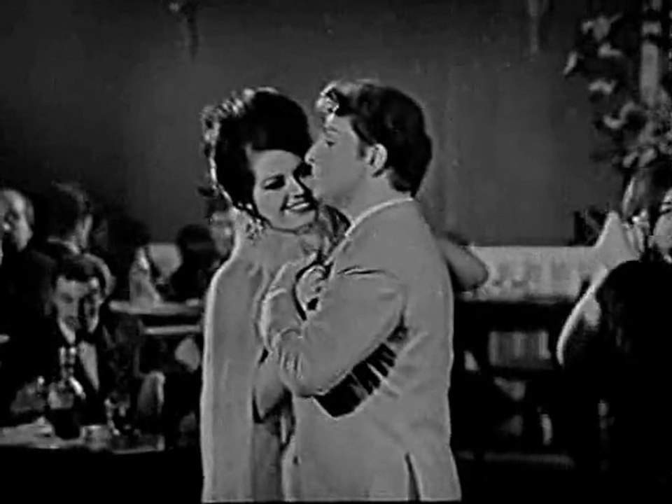 Ayrılsak Da Beraberiz - Zeki Müren (Türkan Şoray & Ajda Pekkan)