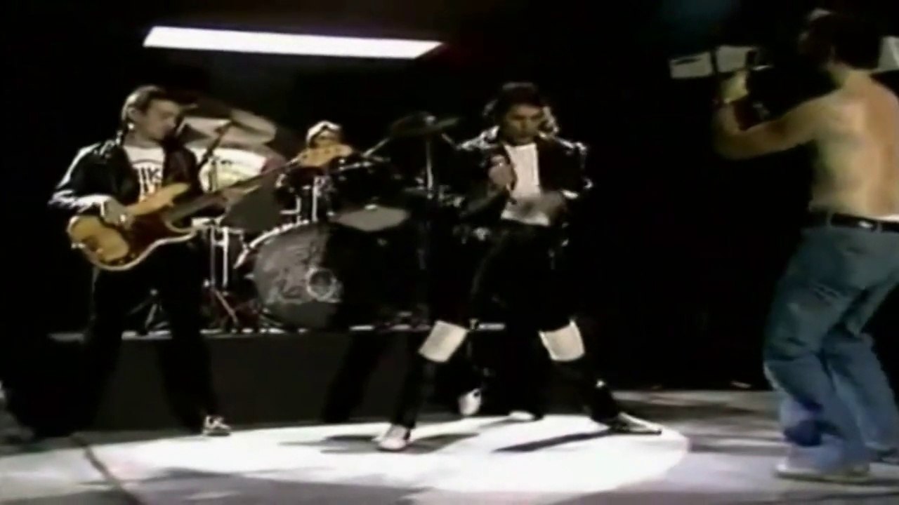 QUEEN - Crazy Little Thing 2014