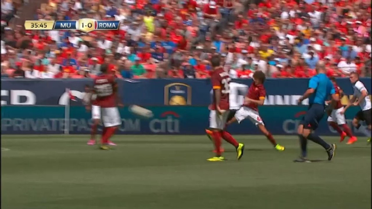 ICC: Dreifacher Rooney bei United-Sieg