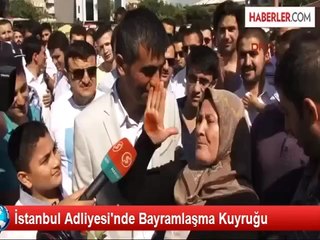 İstanbul Adliyesi'nde Bayramlaşma Kuyruğu