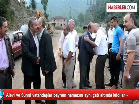 Alevi ve Sünni vatandaşlar bayram namazını aynı çatı altında kıldılar -